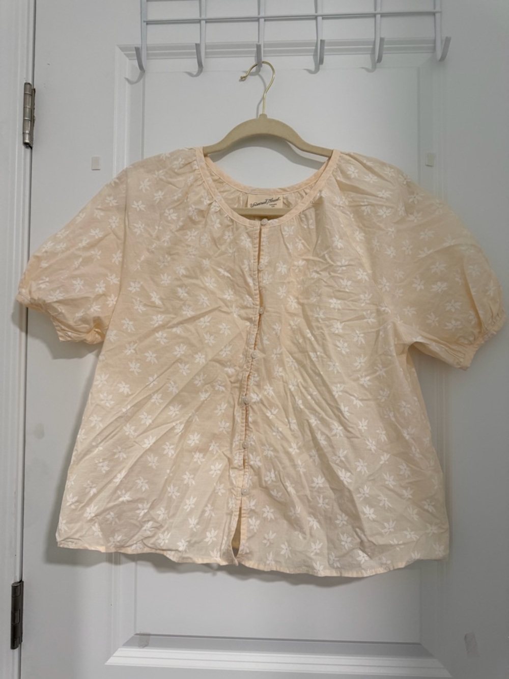 Universal Thread Cotton Peach and White Floral Button-Front Top